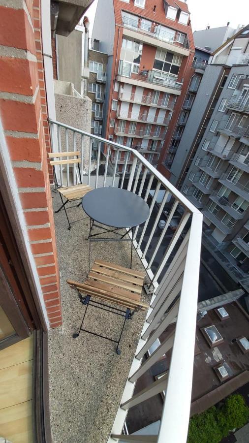 Appartement Met Zeezicht Op Het Van Bunnenplein Кнокке-Хейст Экстерьер фото