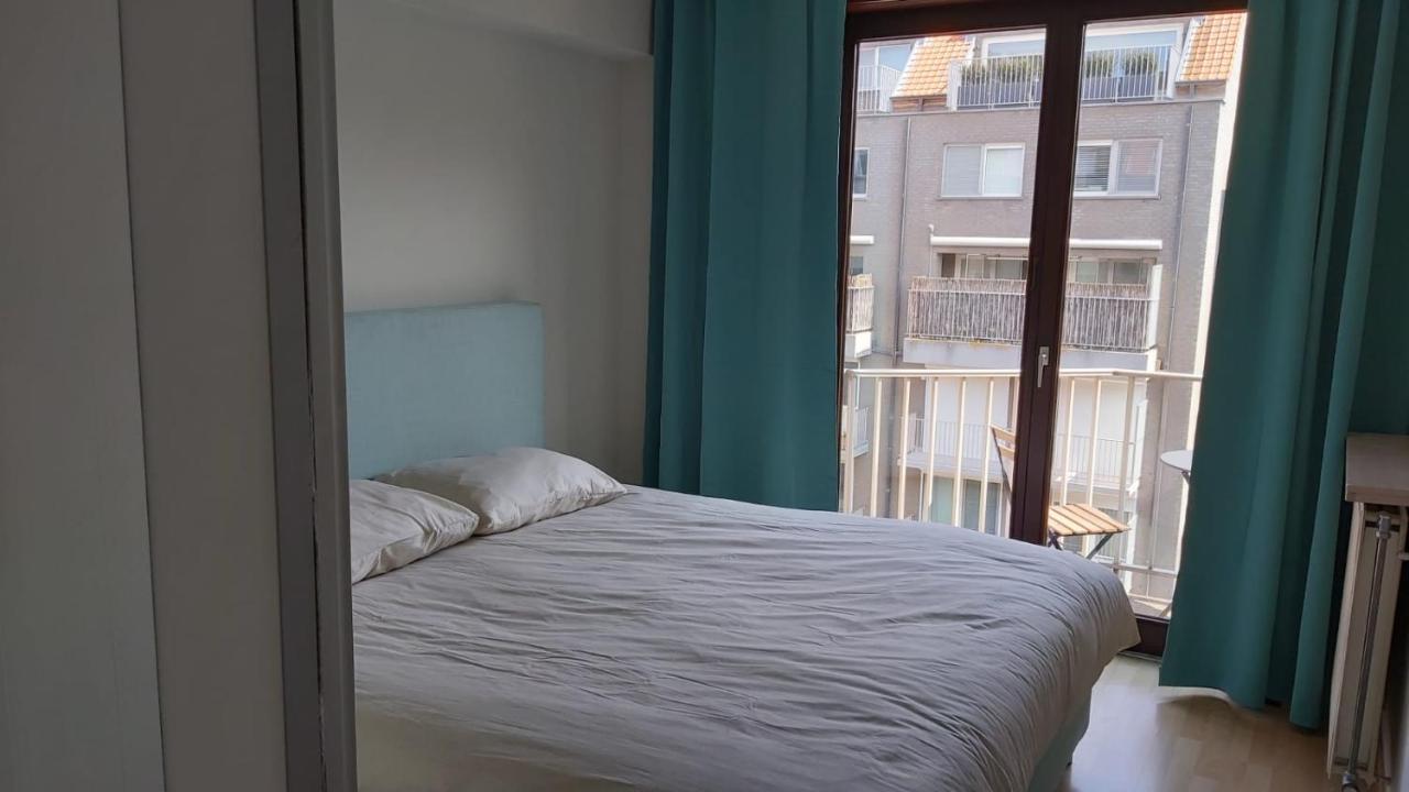 Appartement Met Zeezicht Op Het Van Bunnenplein Кнокке-Хейст Экстерьер фото
